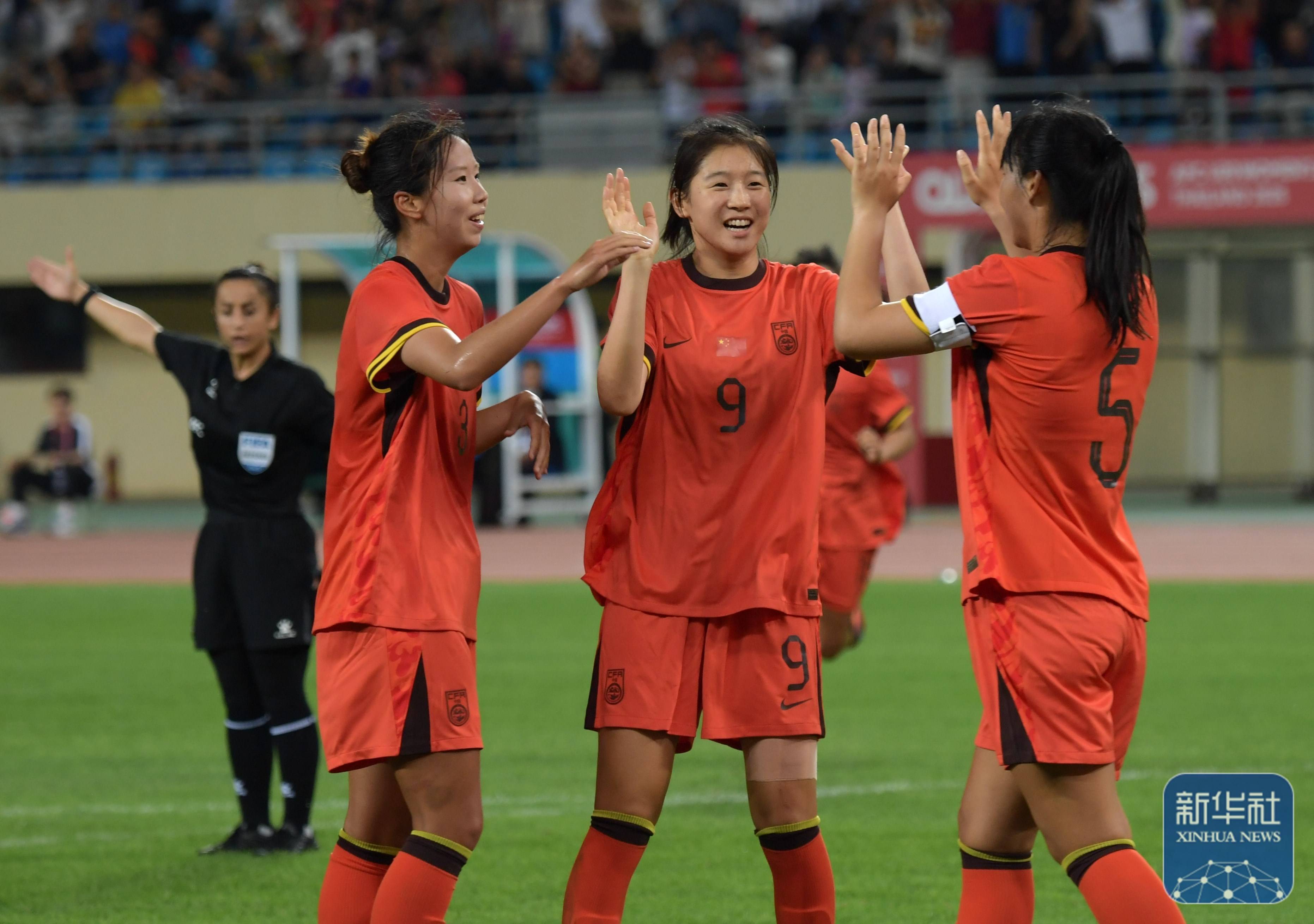 国际足球盛宴,女子队伍斩获佳绩!的简单介绍 国际足球盛宴,女子队伍斩获佳绩!的简单介绍