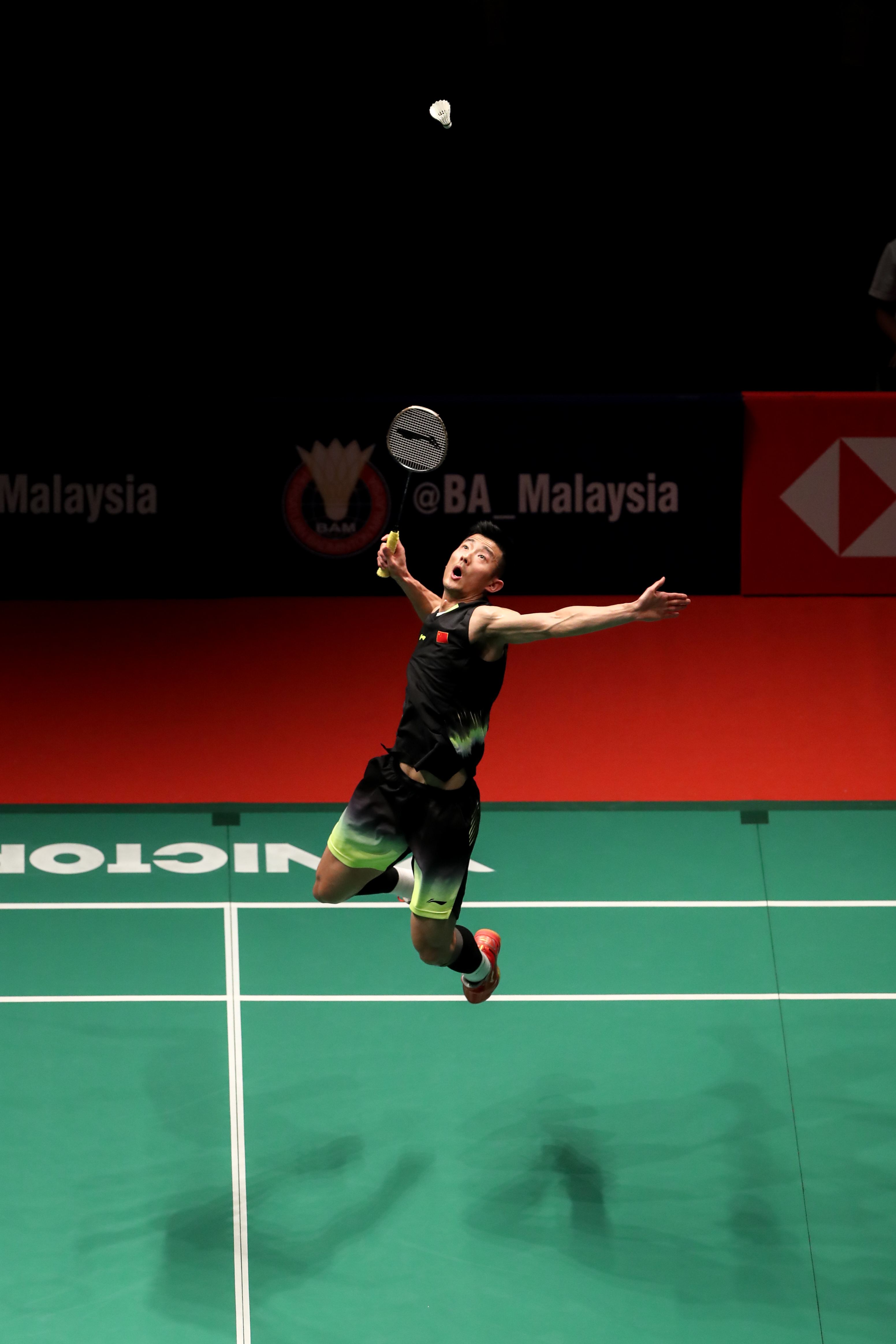 英格兰羽毛球队绝杀日本羽毛球队,谌龙三分雨点燃全场 英格兰羽毛球队绝杀日本羽毛球队,谌龙三分雨点燃全场