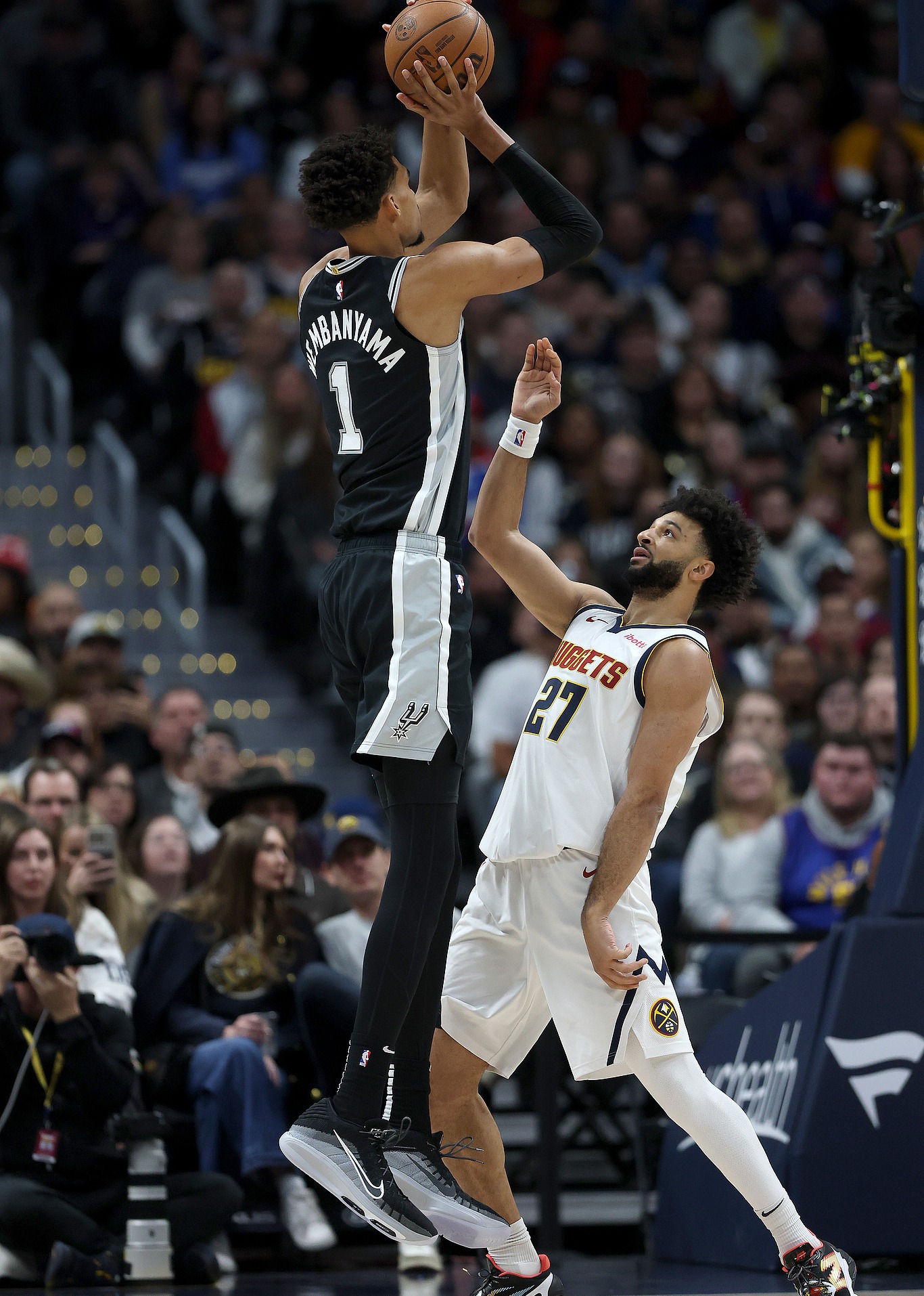 活塞大胜马刺，继续领跑东部！