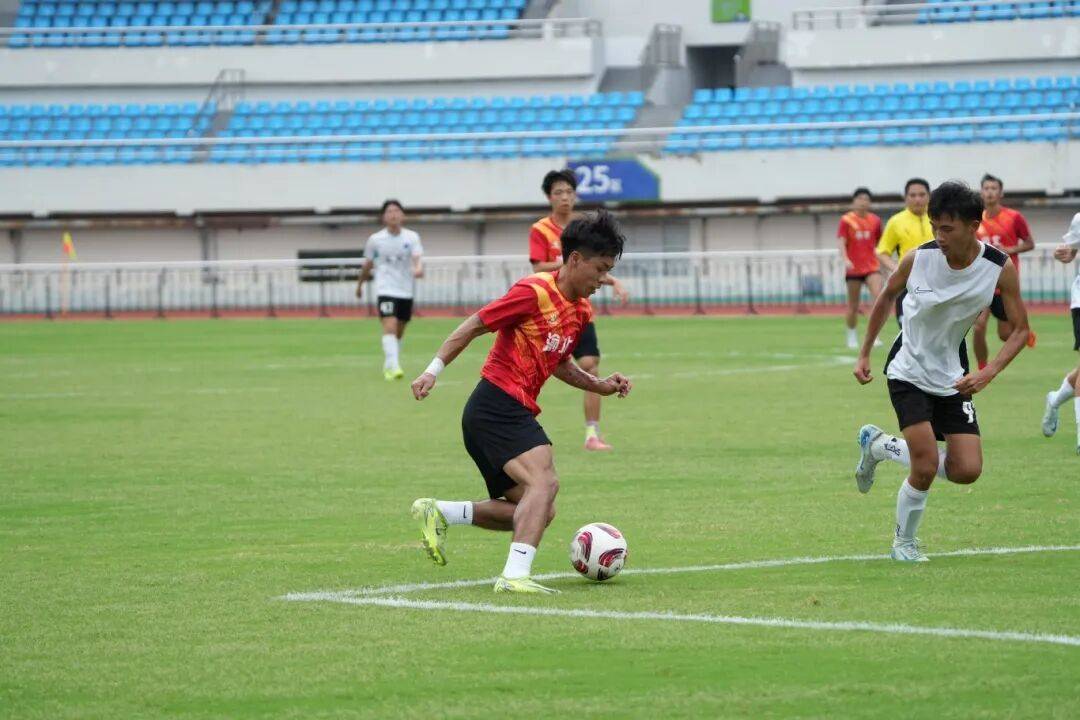 拼搏比赛取得压倒性优势，激发球队团队斗志的简单介绍