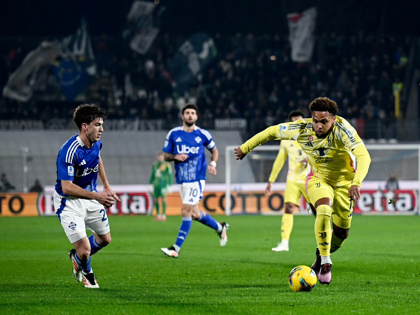 尤文图斯客场憾负那不勒斯，告负收场的简单介绍