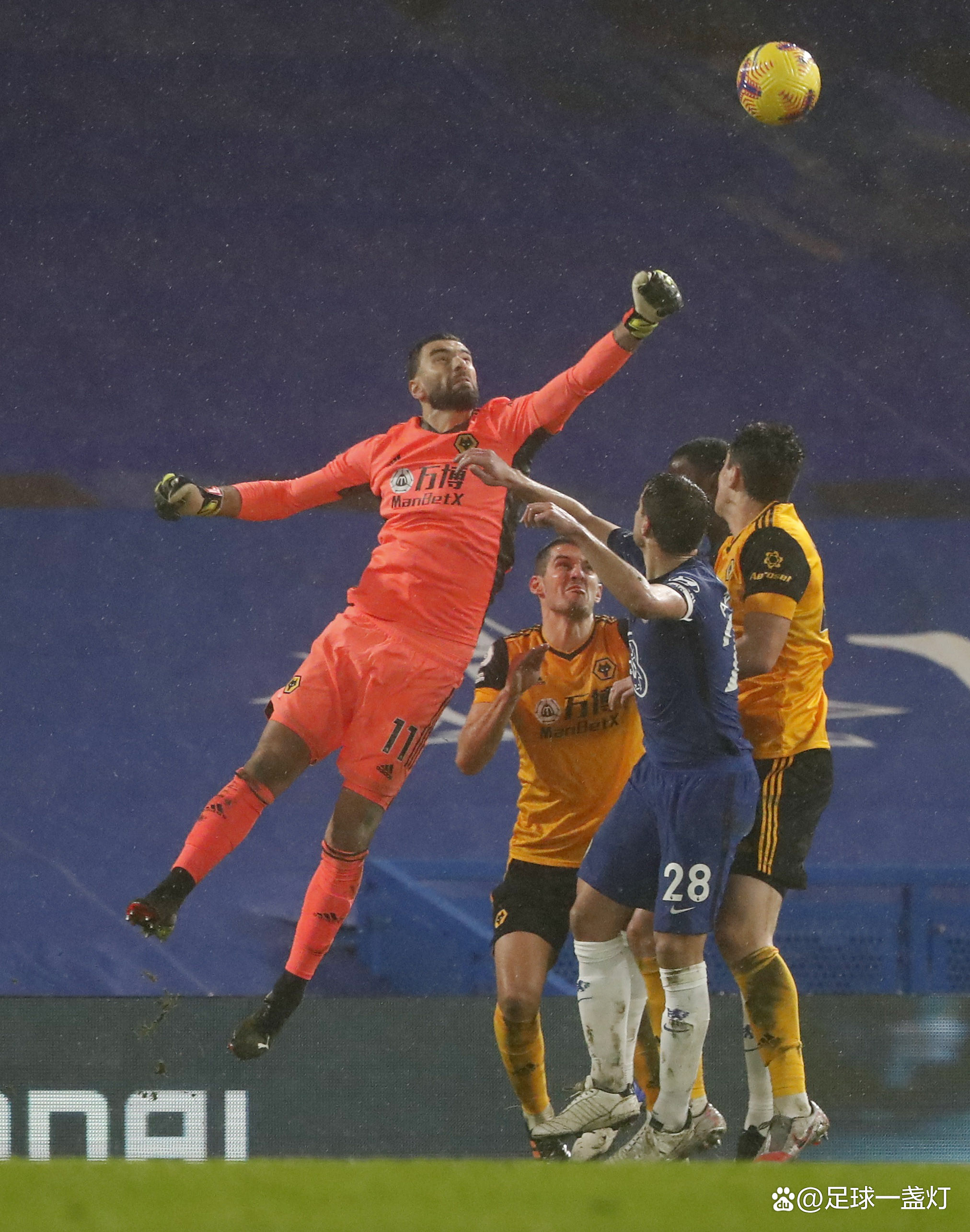 关于切尔西主场险胜狼队，成功保持领先的信息