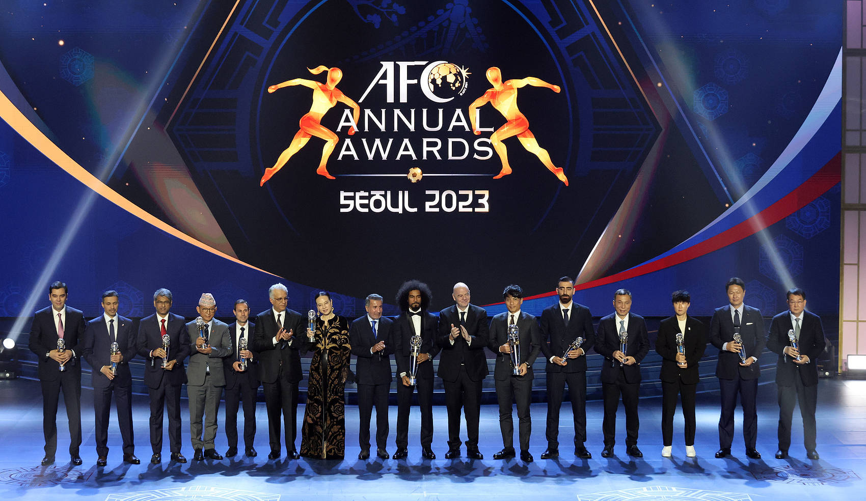 包含热门足球冠军争夺战吸引全球目光的词条 包含热门足球冠军争夺战吸引全球目光的词条