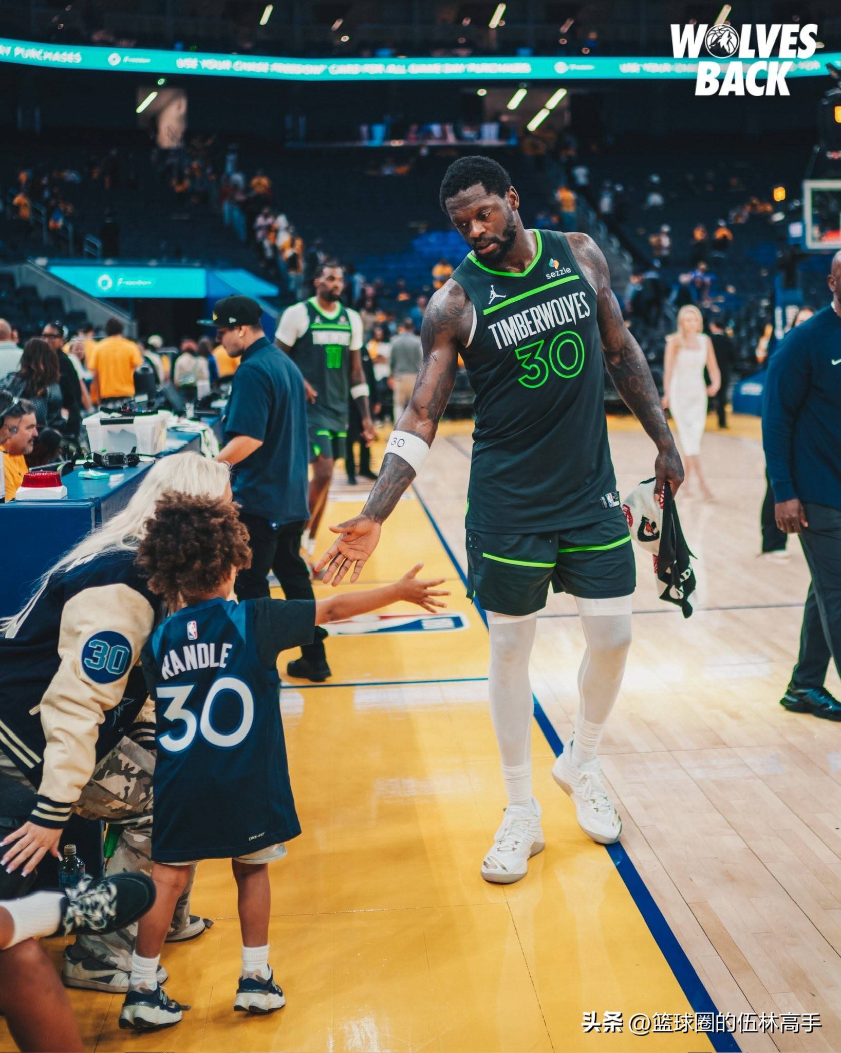 包含鲍尔员告诉你为何愿转会湖人的词条