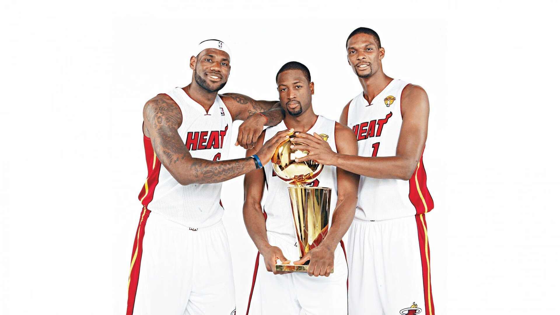 库里奥运前哨战，当活塞爆冷雄鹿，他已在关键接管中证明领袖价值