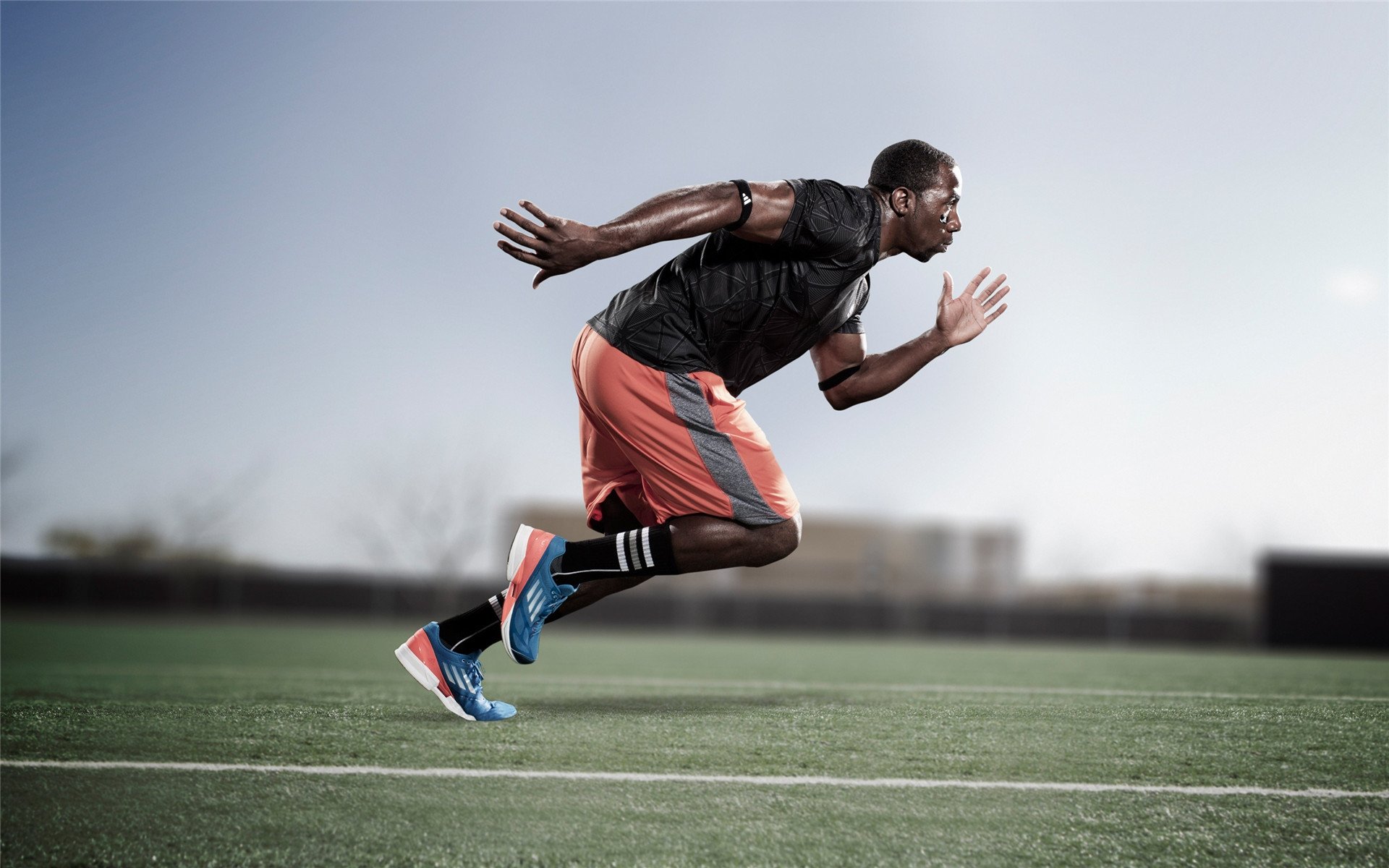 小贾伦爆发领衔攻防，新疆队强势攻克深圳豪取关键胜利