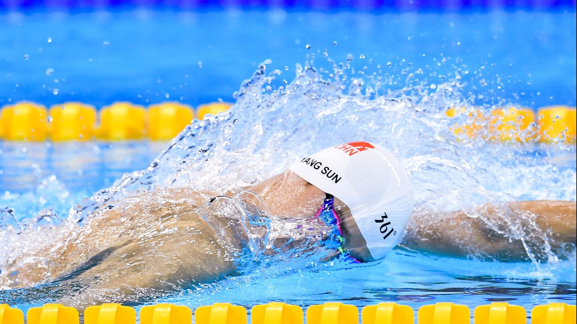 喀麦隆对阵新西兰，劳塔罗进攻端无人可挡，一场个人英雄主义的完美演绎